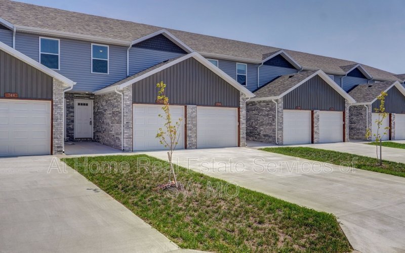 680 Turner Ave, Republic, MO 65738 Townhome Rentals in Republic MO