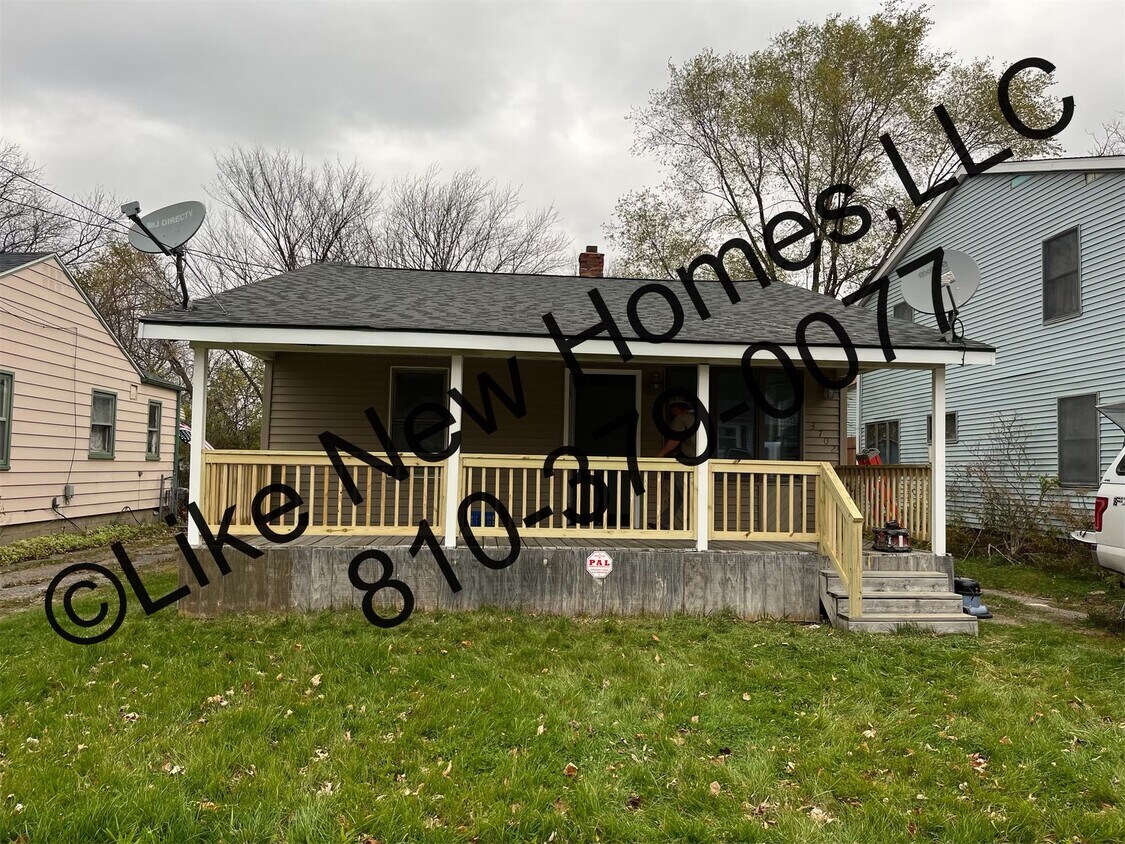 Primary Photo - 3702 Whitney Ave