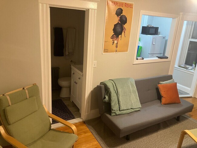 Foto del edificio - Awesome 1-Bed 1-Bath Available for June 1st