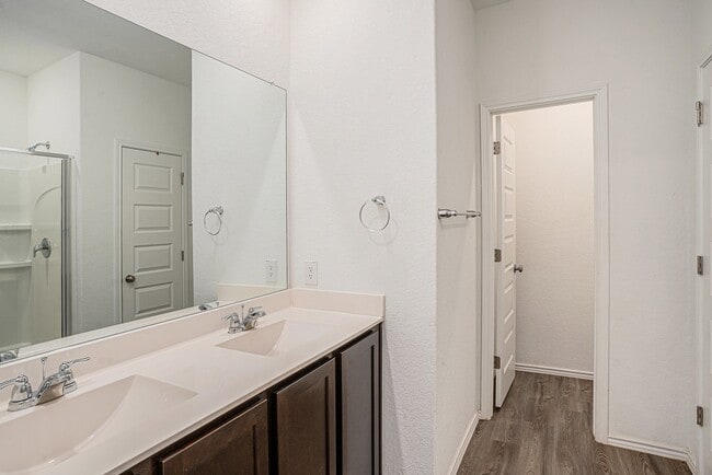 Foto del edificio - 4422 Chandler Rd