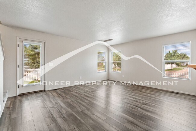 Foto del edificio - 7604 Firehawk Ln