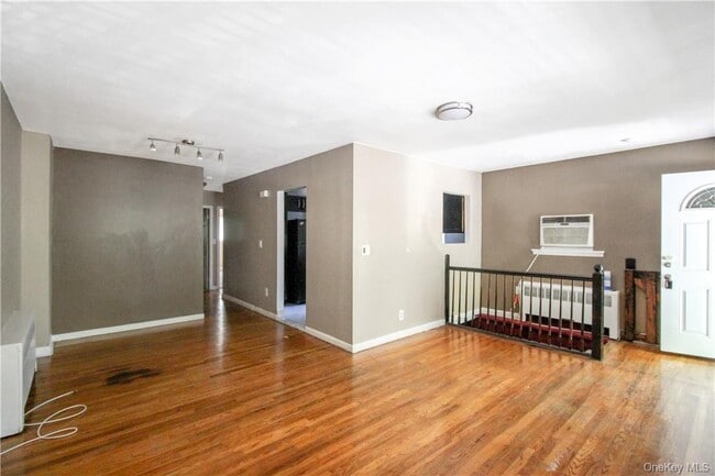 Building Photo - 304 Woodworth Ave