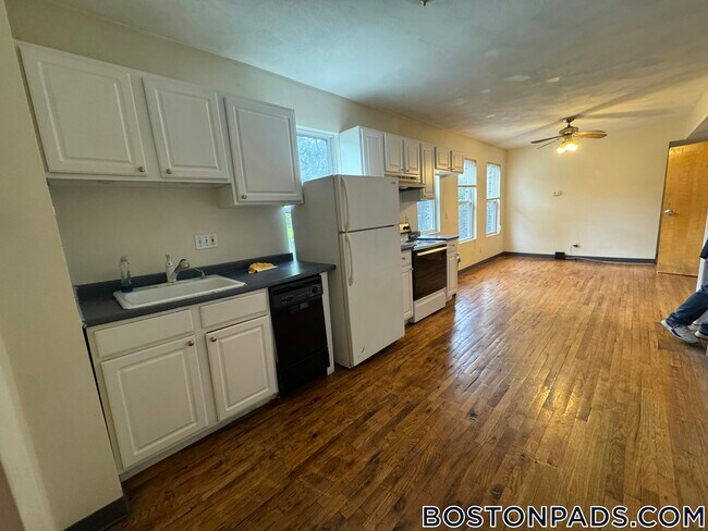 Building Photo - 840 Huntington Ave