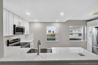 Building Photo - 770 Normandy Trail