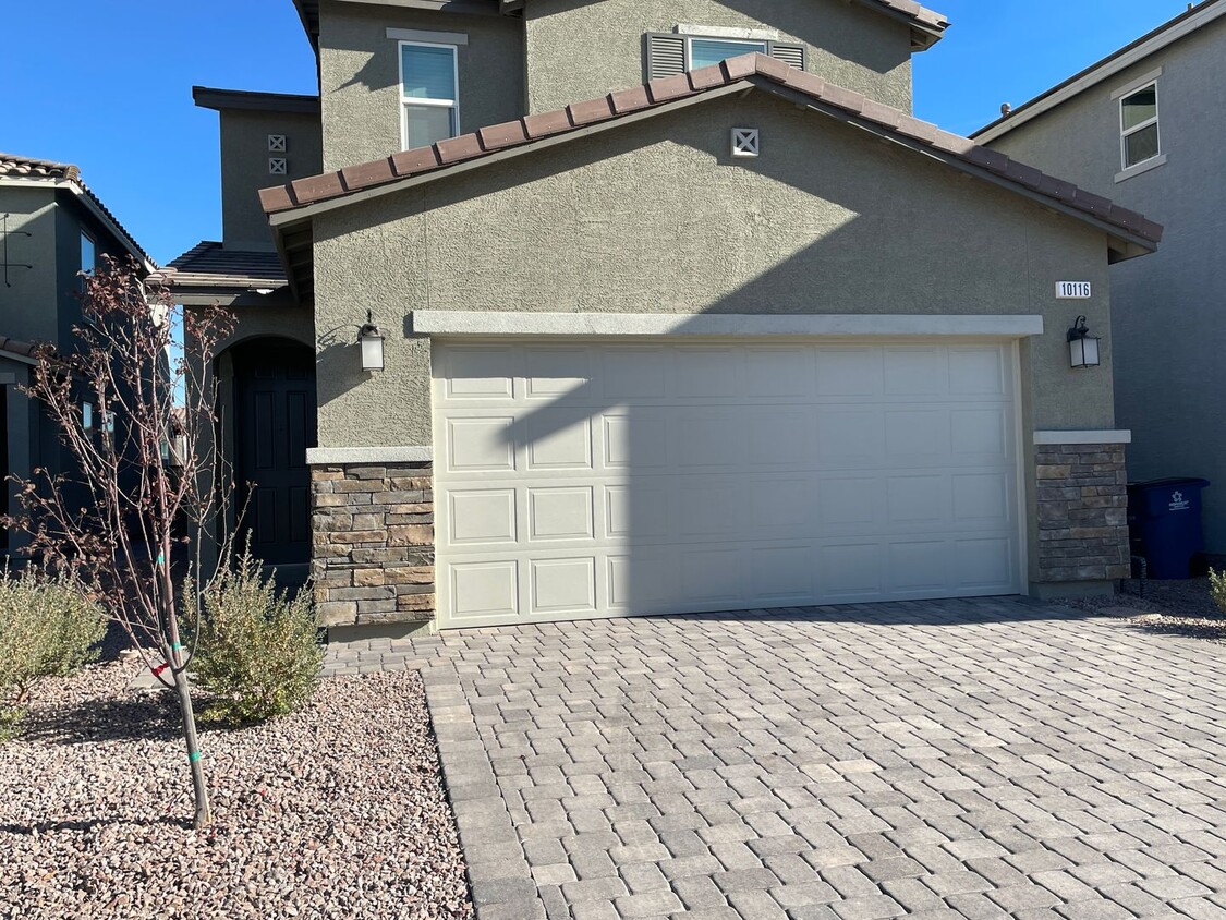 Foto principal - Southwest Las Vegas 2024 Gated Community B...