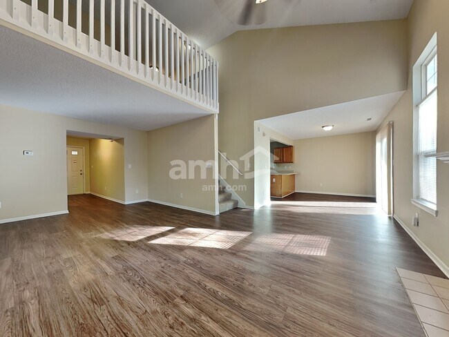 Building Photo - 5426 Alameda Rd