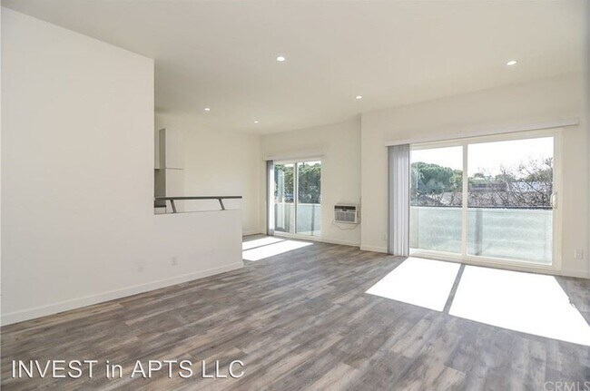 Foto del edificio - 11825 National Blvd