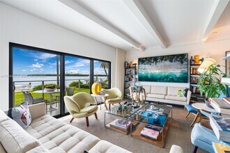 Building Photo - 166 Harbor Dr