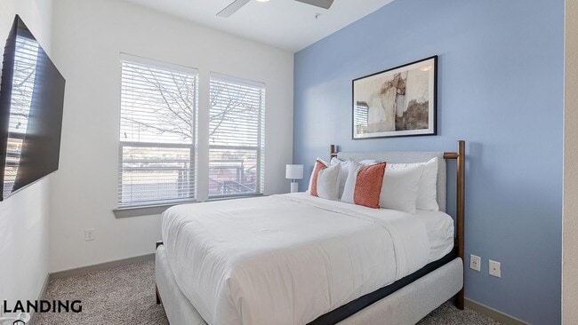 Building Photo - 101 S Center St