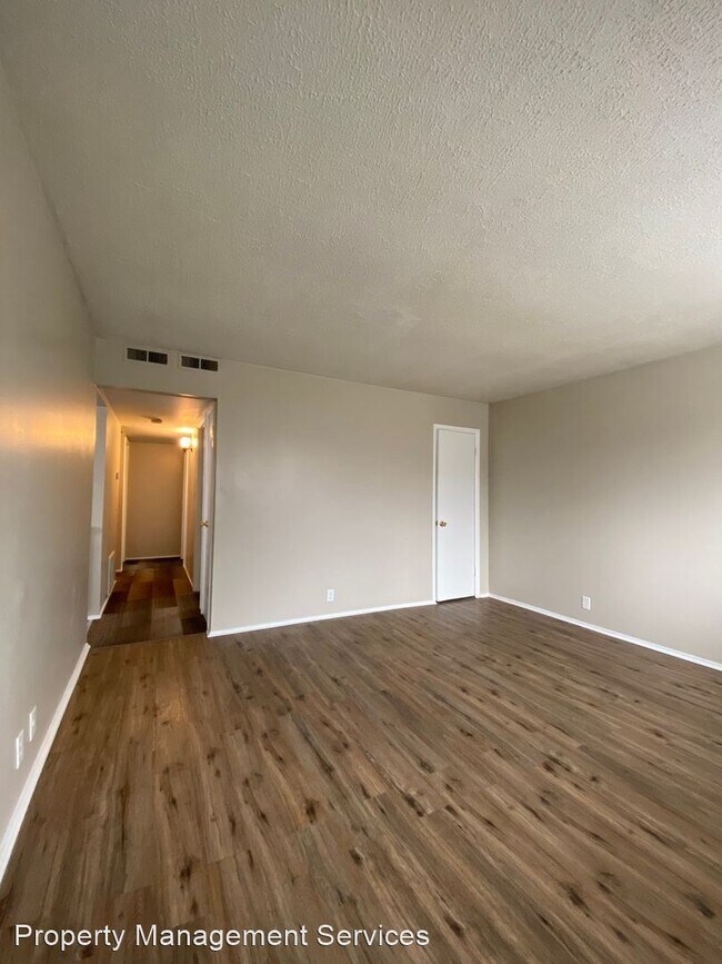 Building Photo - 3 br, 1 bath House - 230 E Jefferson St