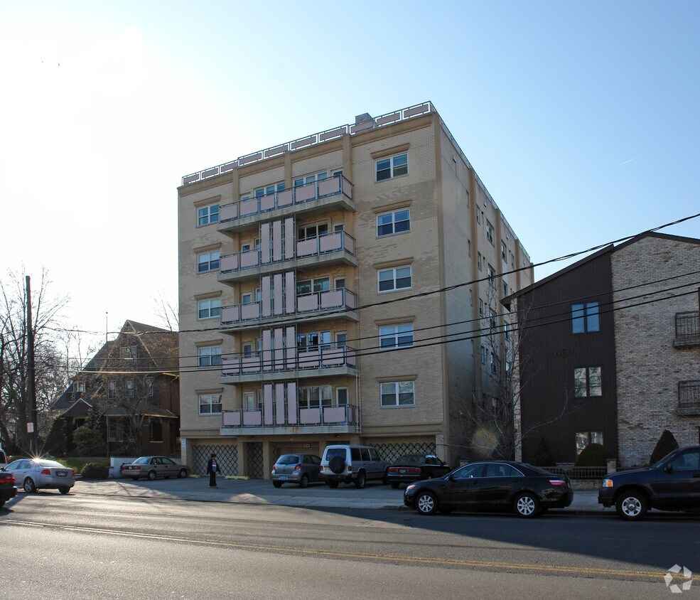 Building Photo - 795 Avenue C