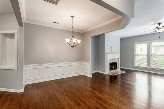 Foto del edificio - 1345 Winshire Cove