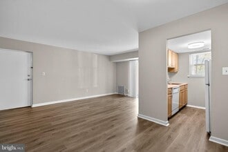 Building Photo - 3612 Court House Dr