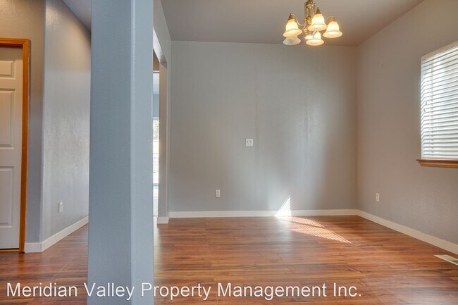 Building Photo - 5 br, 2.5 bath House - 23306 117th Pl SE