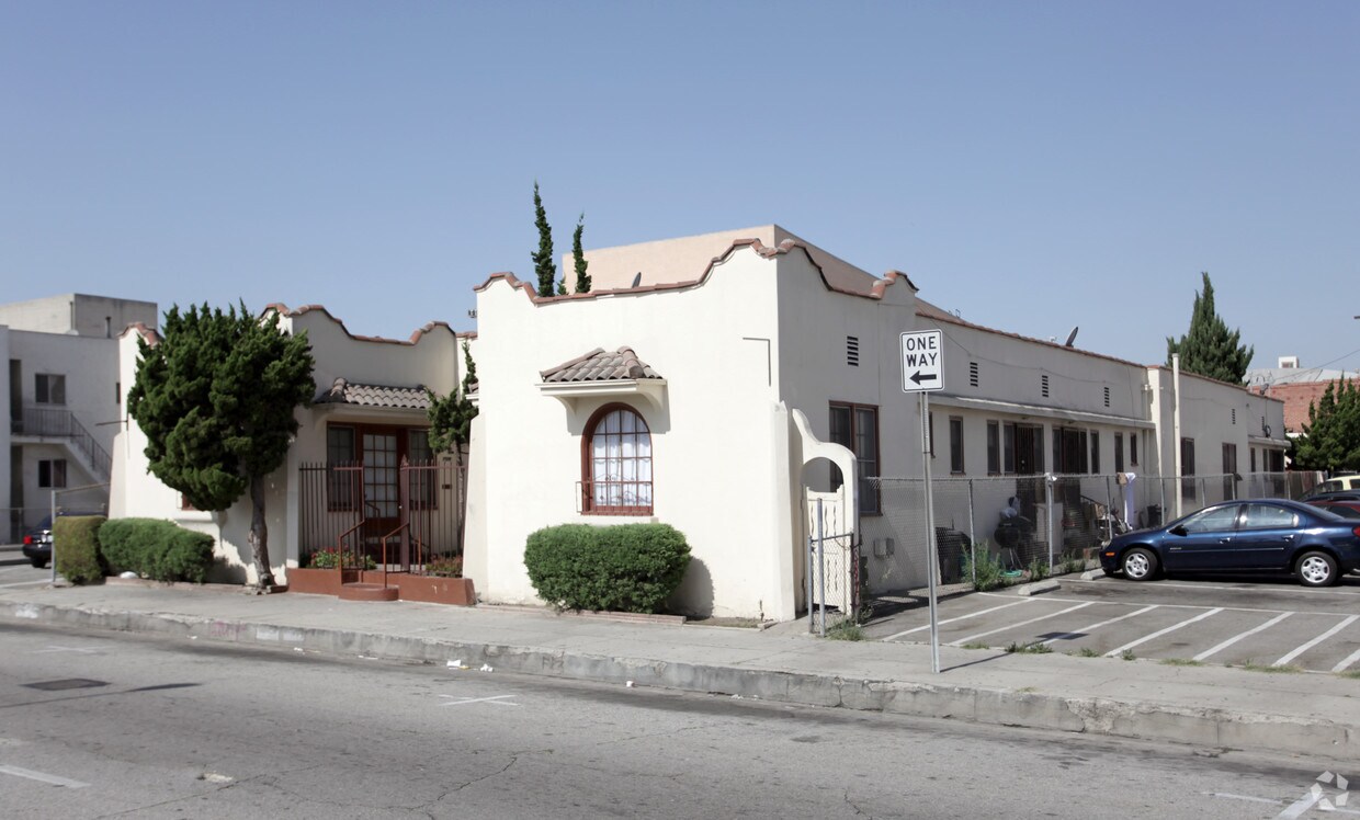 Building Photo - 6433 Rita Ave
