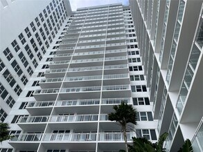 Building Photo - 2030 S Ocean Dr