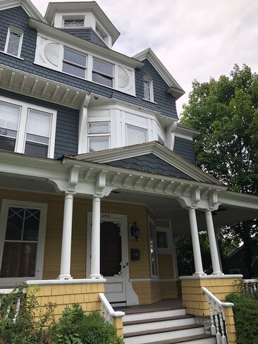 Building Photo - 146 Warren St