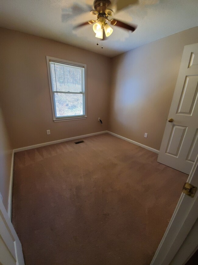 Building Photo - 4736 Cheshire Cir