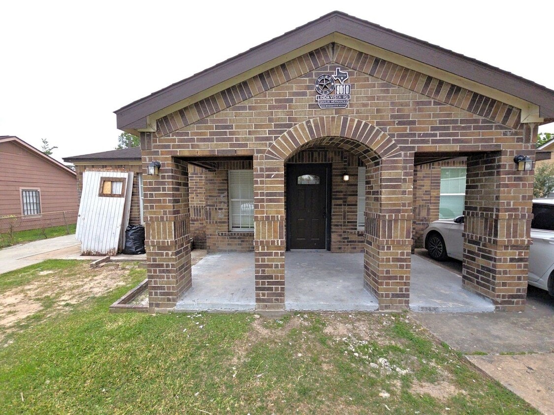 Primary Photo - 9010 Linda Vista Rd