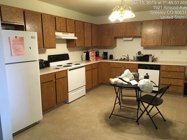 Building Photo - 2 Bedroom Duplex in Greeley with Two Car Attached Garage