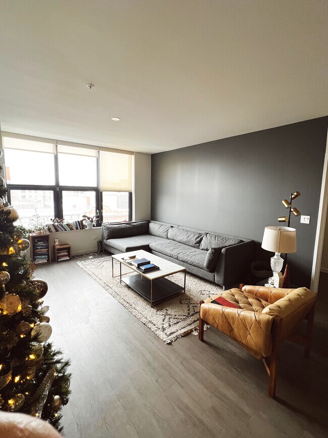 Foto del edificio - 2522 N Milwaukee Ave
