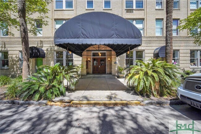 Building Photo - 106 W Gwinnett St