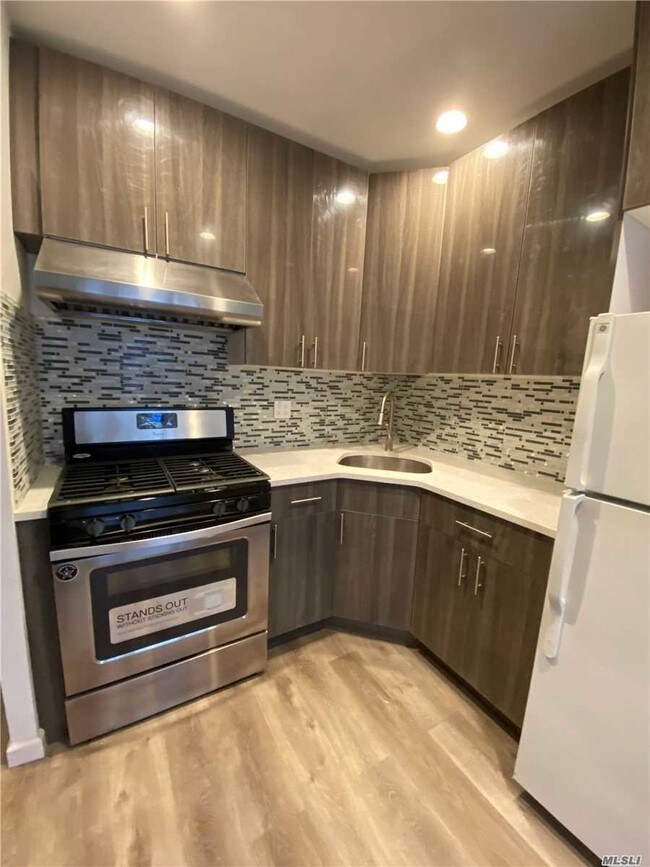 Building Photo - 173-17 65th Ave