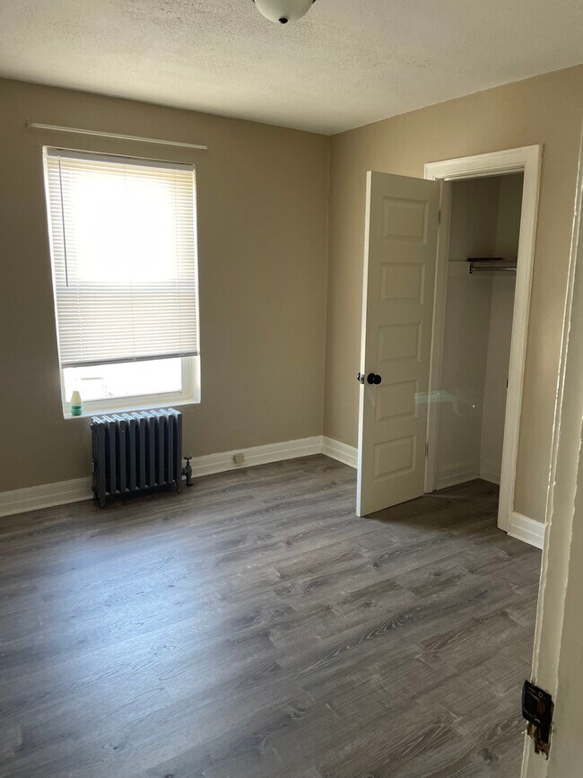 Dormitorio 1 - 57 W 2nd St