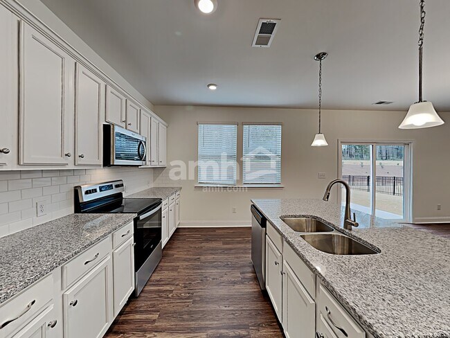 Foto del edificio - 122 Ashton Pk Dr