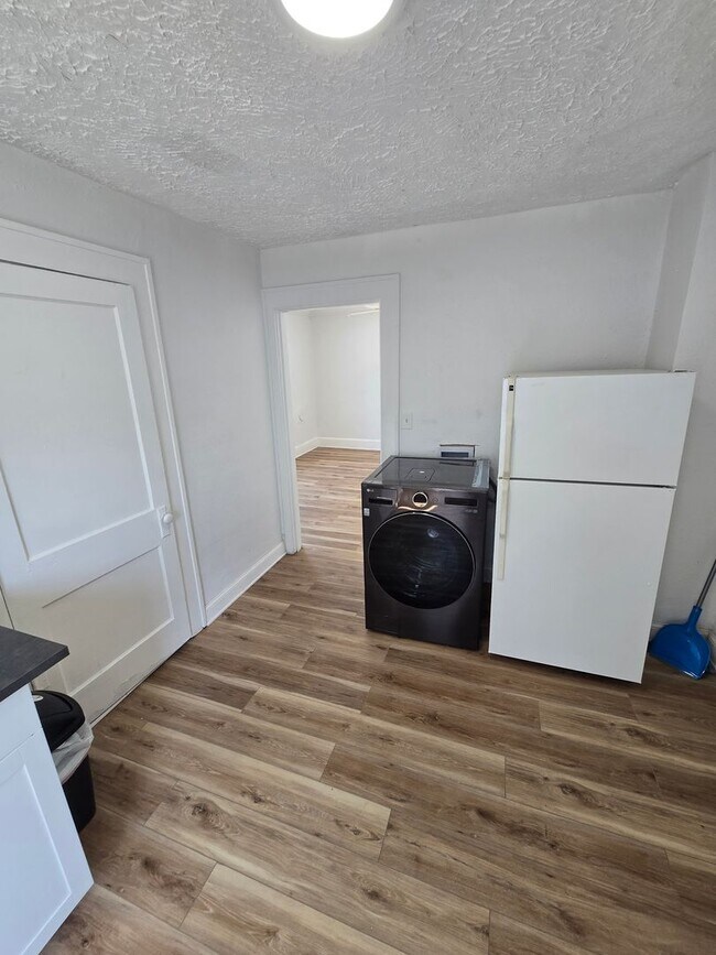 Foto del edificio - MOVE IN SPECIAL !! SPACIOUS 1/1 CONVENIENTLY LOCATED CLOSE TO DOWNTOWN ST. PETERSBURG