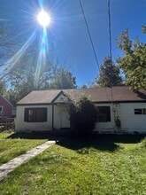 Building Photo - 319 Woody Dr