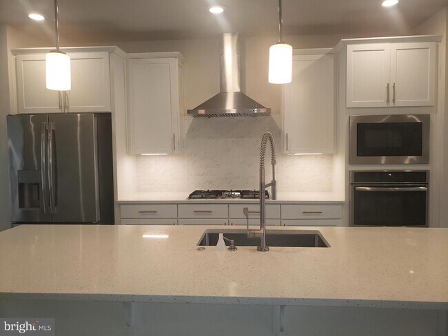 Foto del edificio - 13236 Lake Woodland Way