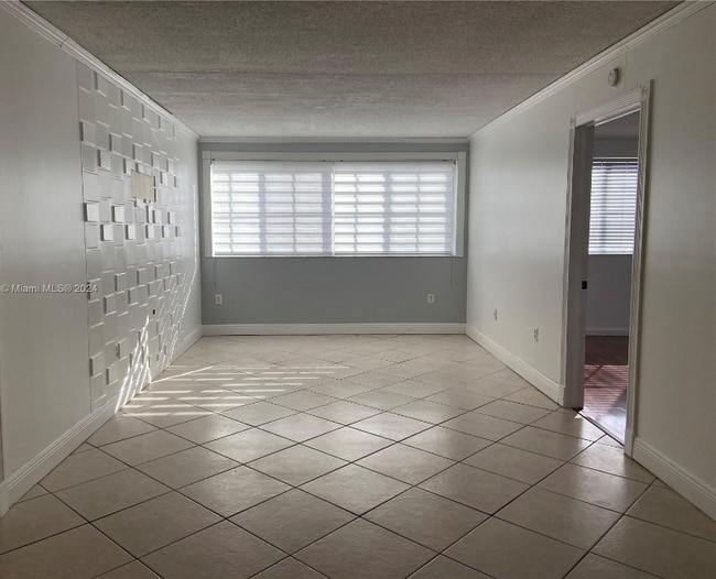 Foto del edificio - 6175 NW 186th St