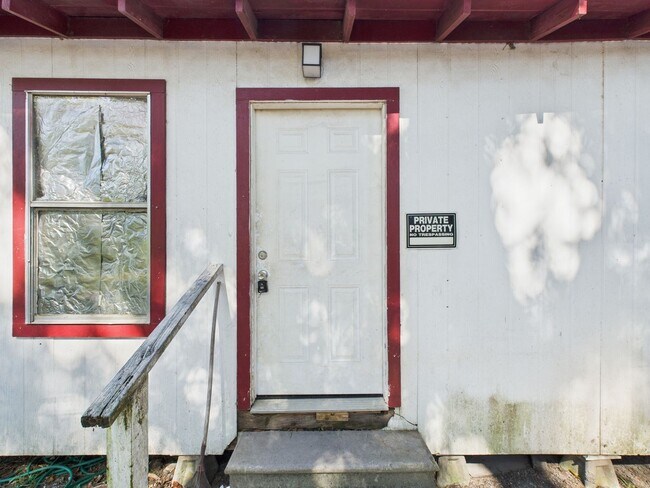 Building Photo - Three Bedroom Rental Near Downtown Lafayette!
