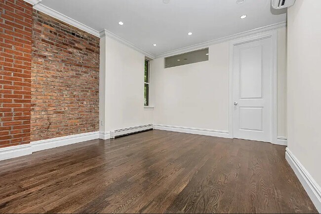 Foto del edificio - 448 W 19th St