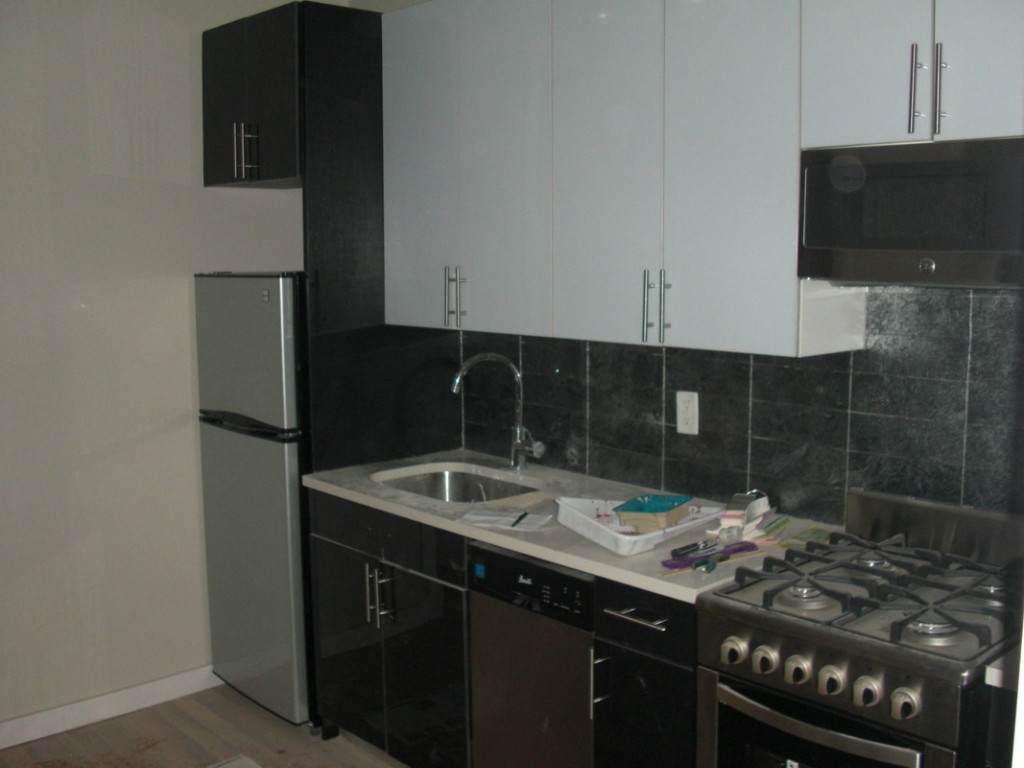 Foto principal - 310 Tompkins Ave