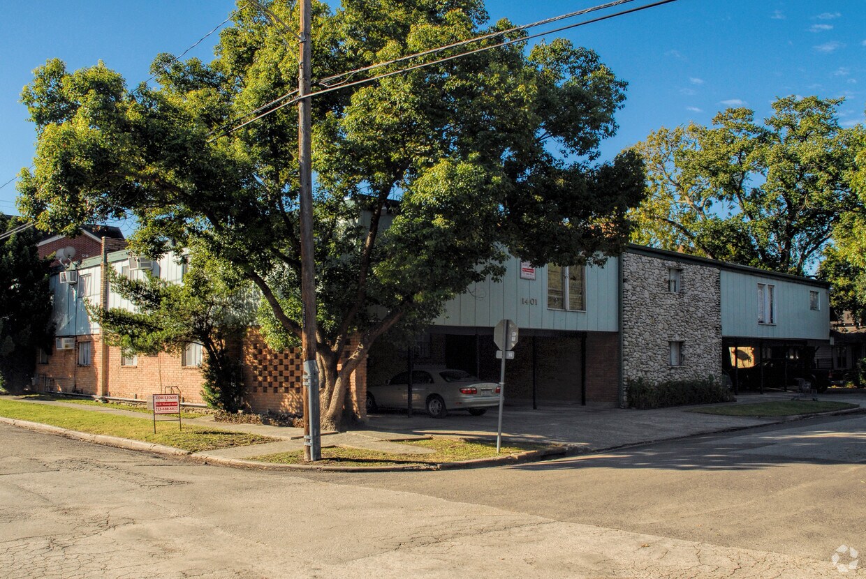 Building Photo - Courtyard on Kipling