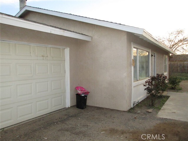 Building Photo - 10674 Kiowa Rd