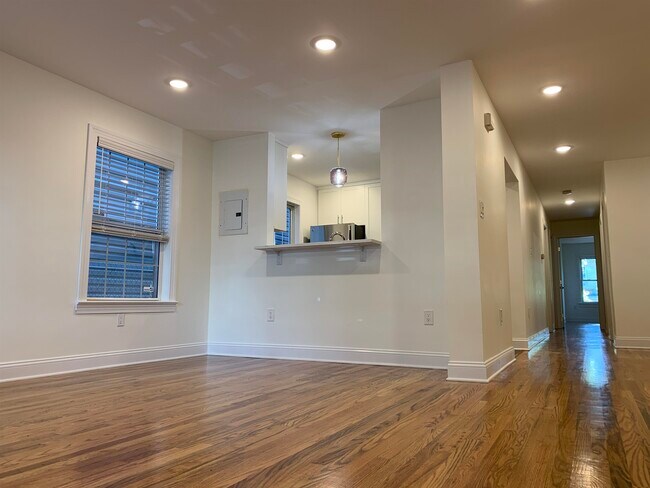 Building Photo - 224 Whiton St