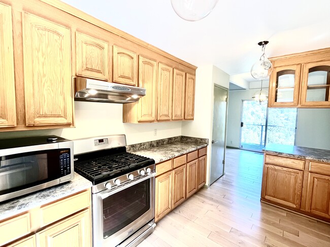 Building Photo - 6441 Girvin Dr