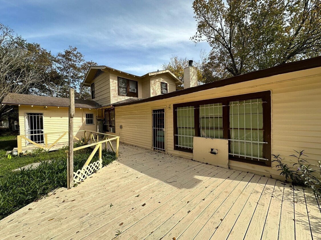Foto del edificio - 6818 Stearns St