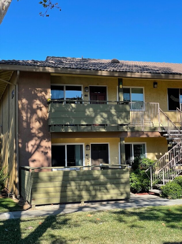 Primary Photo - 2094 E Grand Ave