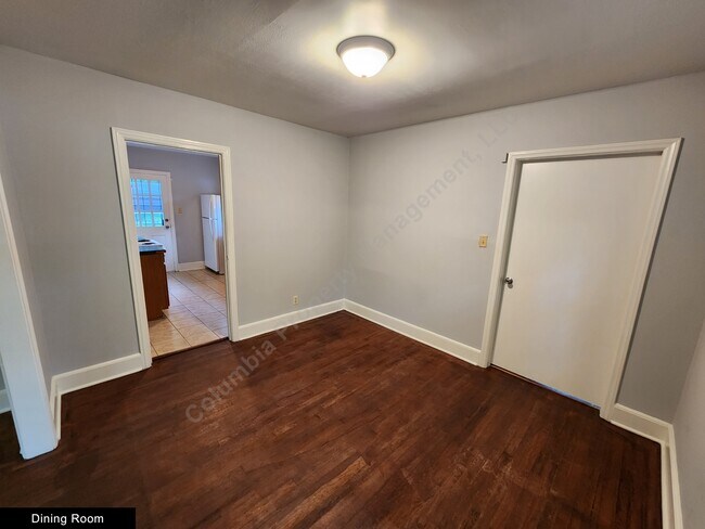 Building Photo - 1647 Caroline Rd