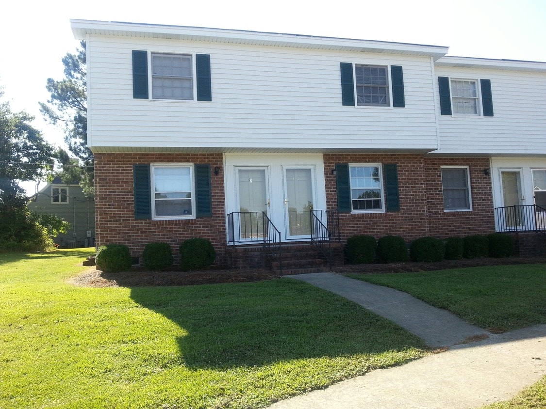 Primary Photo - 3206 Sunset Ave