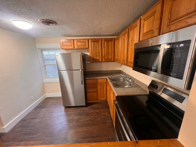 Foto del edificio - 114 Kibbey Ave