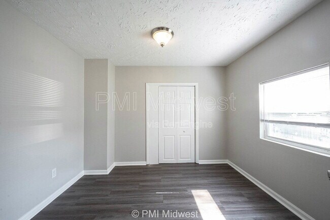 Foto del edificio - 524 W 23rd St