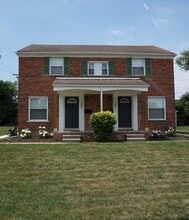 Building Photo - 340 Parkview Dr