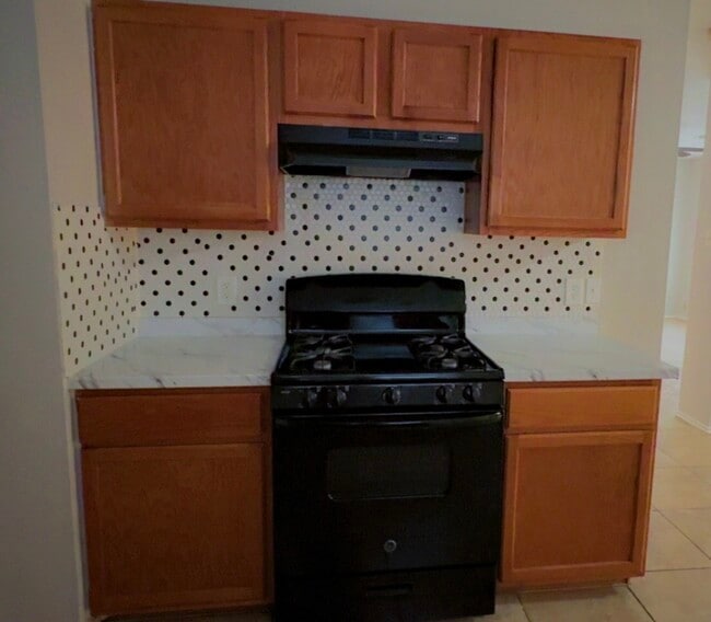 Building Photo - 22819 Sugar Bear Dr