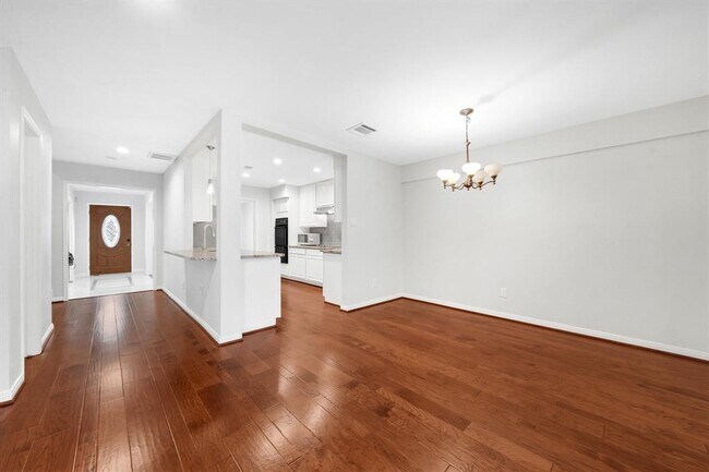 Foto del edificio - 14130 Misty Meadow Ln