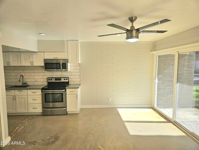 Building Photo - 4241 N 26th St